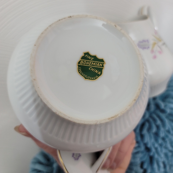 RARE. Bavaria Fine China Sugar and Creamer with Lid. Floral, White with Gold Set - Picture 4 of 16